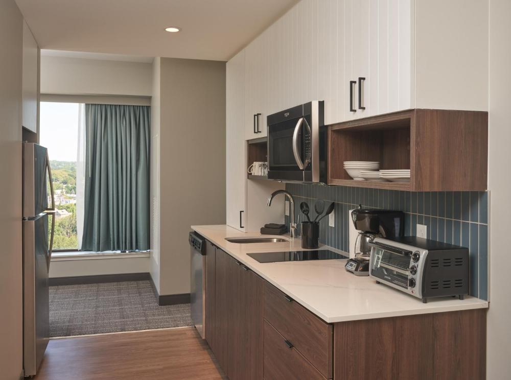 Studio Queen Suite with Two Queen Beds and City View interior